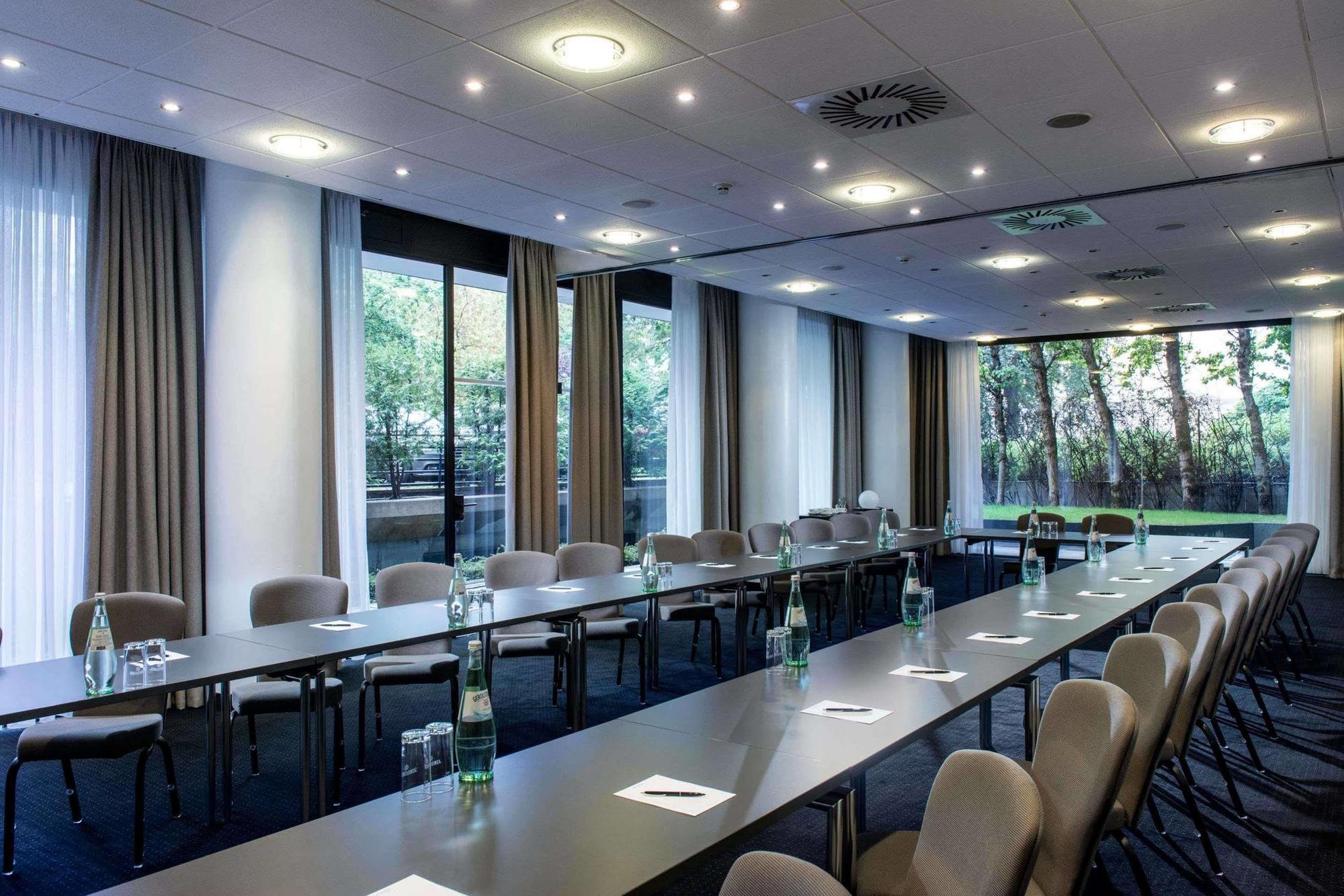 Wyndham Excelsior Hotel 4*