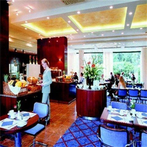 Wyndham Excelsior 4*